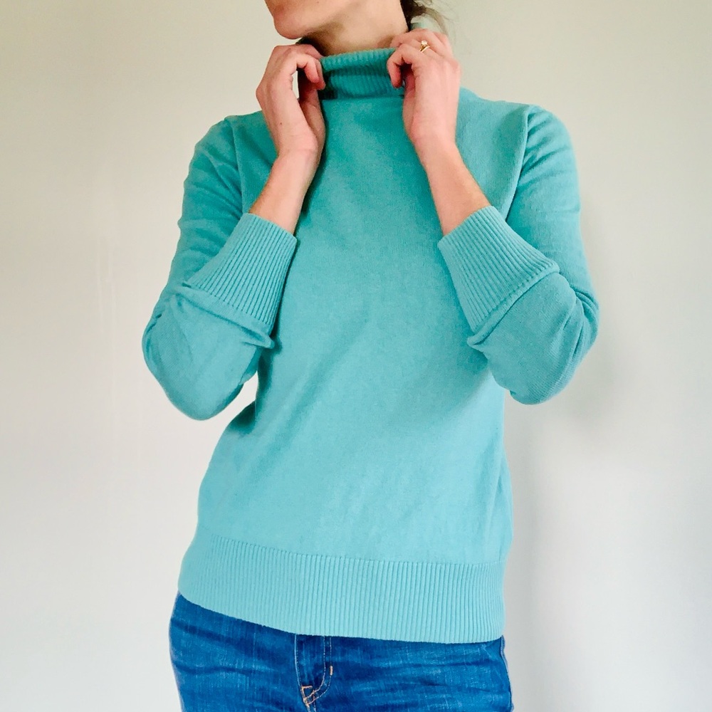 LL Bean Bright Blue Cotton & Cashmere Turtle Neck Long Sleeve Pullover Sweater S - Picture 2 of 11